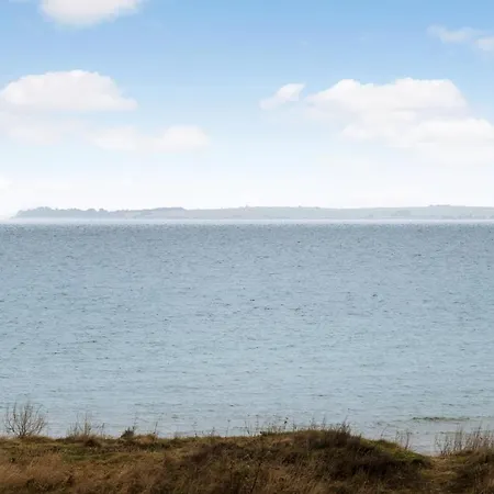 Kysthusene, Lejl 12 *