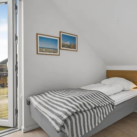 Kysthusene, Lejl 12 Appartement